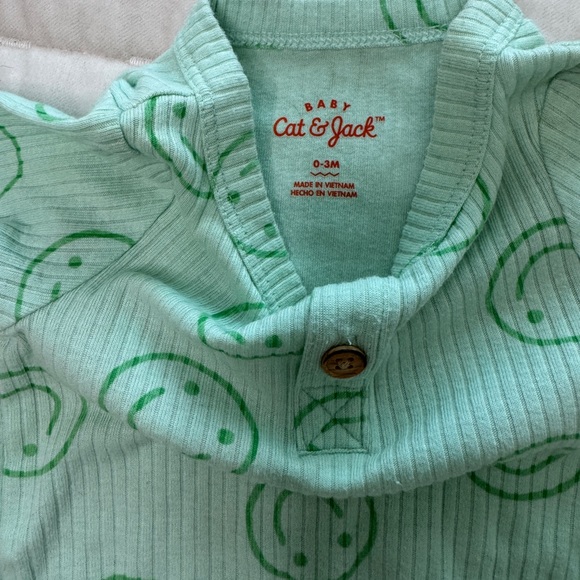 Smiley Ribbed Onesie - Picture 2 of 3